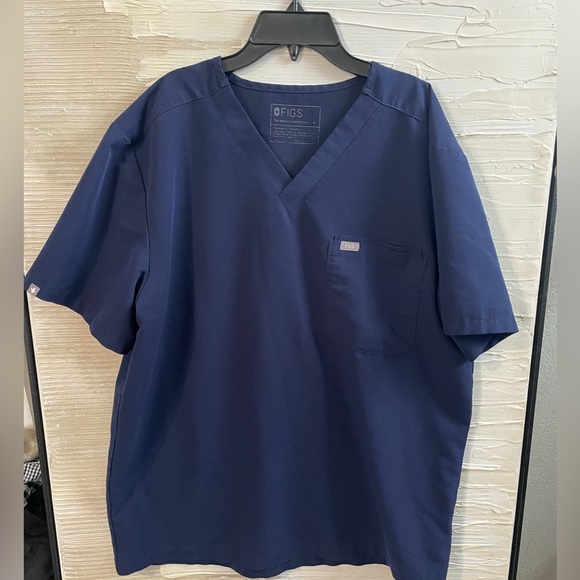 FIGS Leon Three-Pocket Scrub Top - Picture 3 of 6